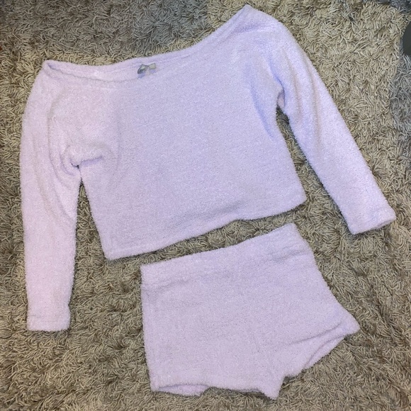 ASOS Other - Fuzzy Set - 2/$25✨